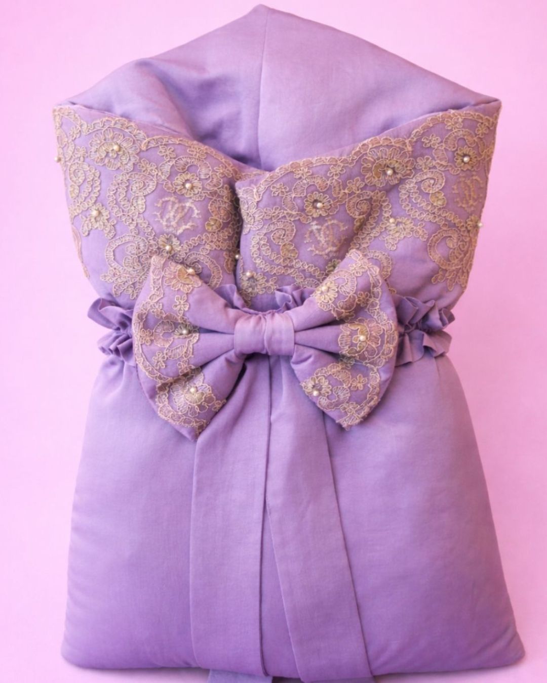 Lace Bow Themed Nest, baby carry nest, another view