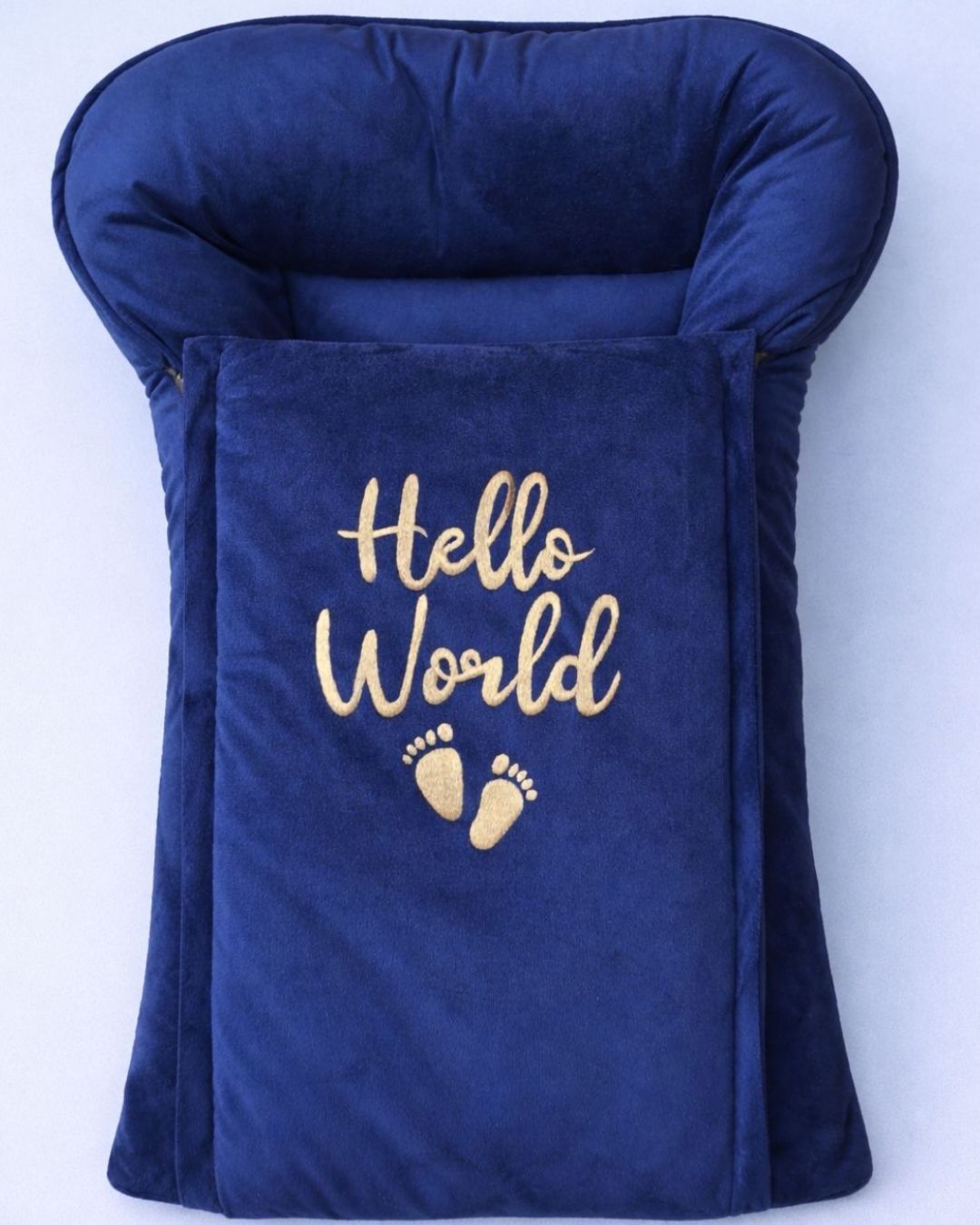 Hello World Velvet Nest