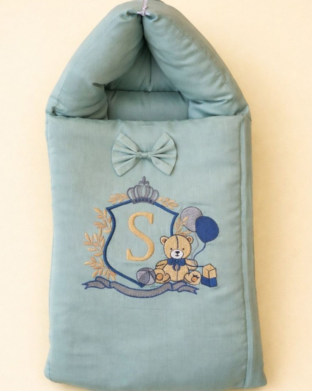 Hooded Alphabet Nest