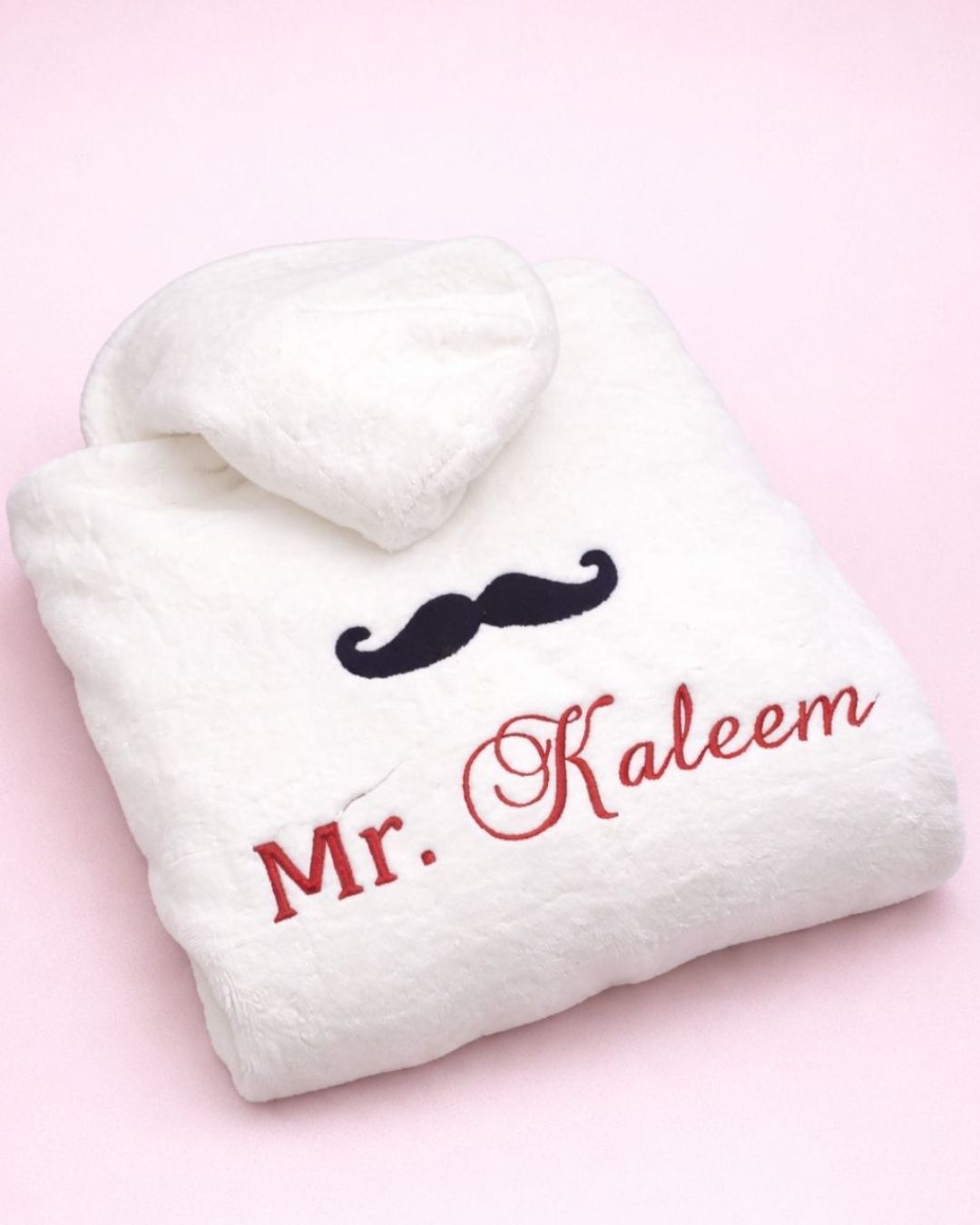 King Bathrobe, bathrobe, another view