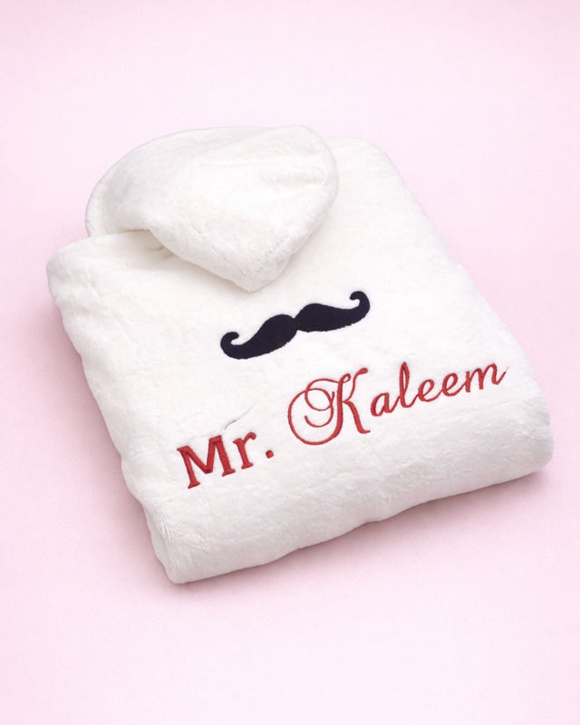 King Bathrobe, white cotton bathrobe with name embroidery